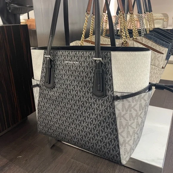 MICHAEL KORS Voyager Large Color-Block Metallic Signature Logo EW Tote Shoulder - Picture 5 of 16